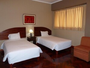 In-room safe, free WiFi, bed sheets