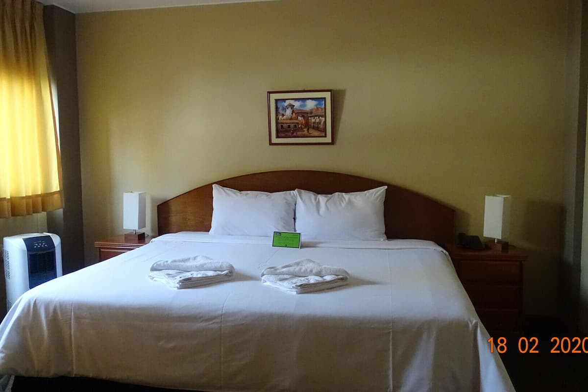 In-room safe, free WiFi, bed sheets