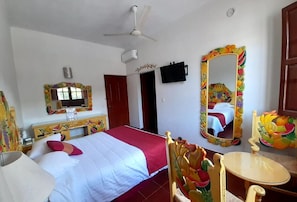 Standard Room, 1 Queen Bed