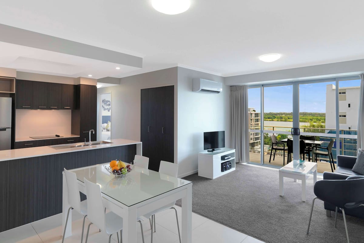 laptop workspace, free wifi, bed sheets, wheelchair access