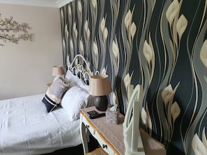 Standard Double Room, Ensuite - The Lord Nelson Inn (Newark)