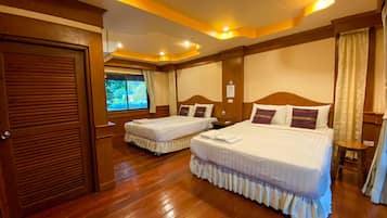 Deluxe Family | Minibar, in-room safe