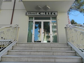 Property entrance - Clift (Cervia)