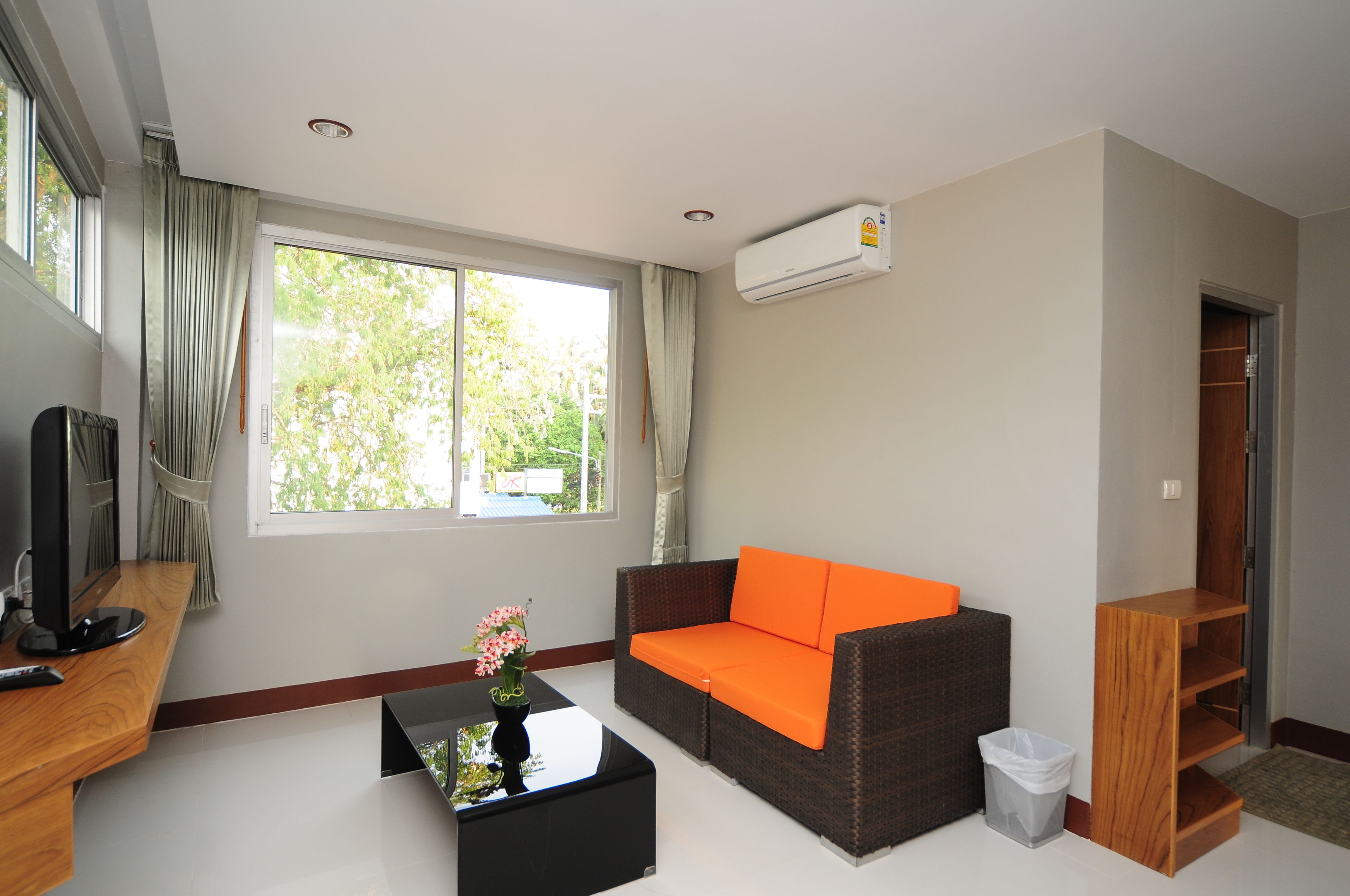 family room | living room | lcd tv