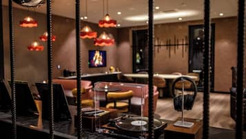 Bar (in der Unterkunft)