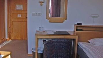 Skrivbord, ljudisolering, gratis extrasÀngar och gratis wi-fi