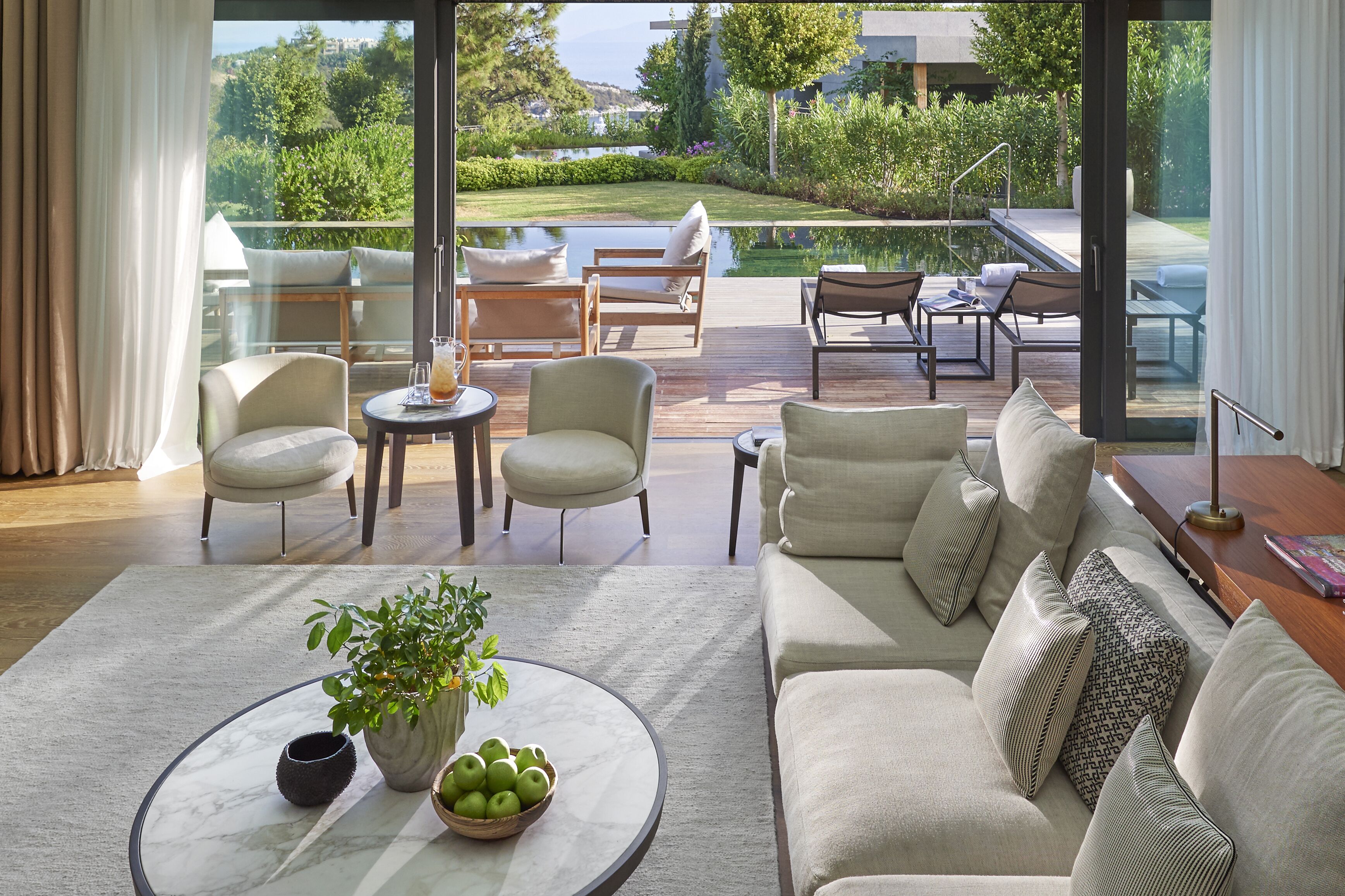 1 bedroom, premium bedding, minibar, in-room safe