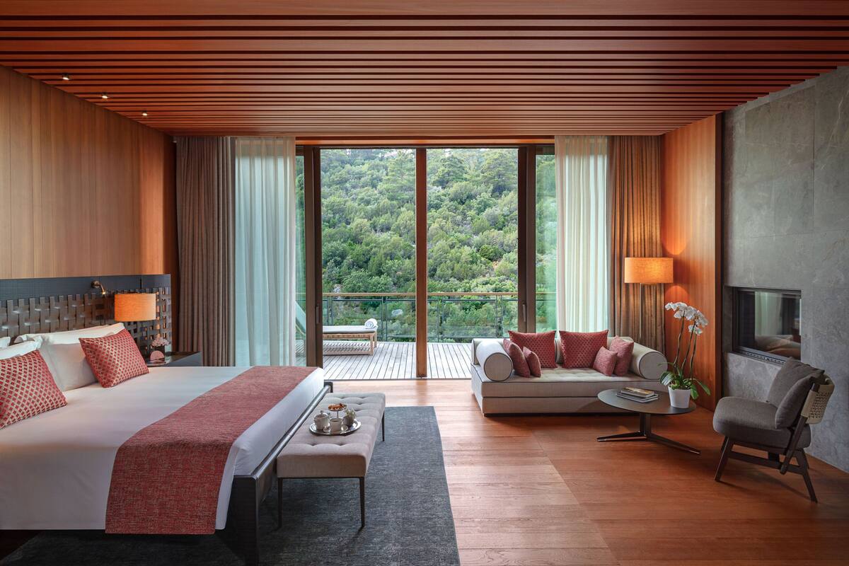 Oriental Suite, Suite | Premium bedding, minibar, in-room safe, desk