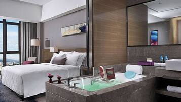 迷你吧、房內夾萬、書桌、手提電腦工作空間