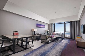 Minibar, in-room safe, desk, laptop workspace