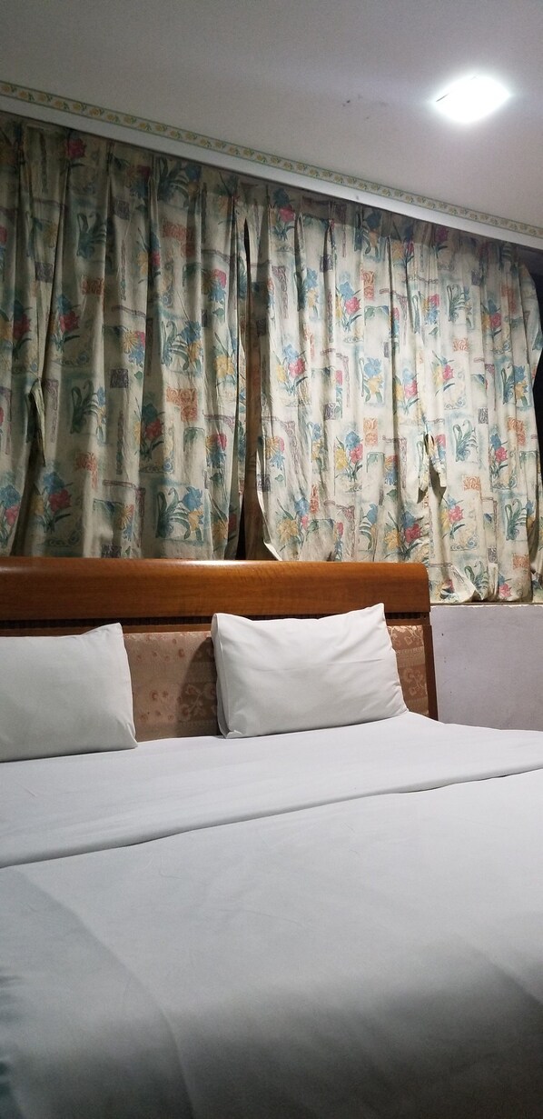 Deluxe Room, 1 King Bed