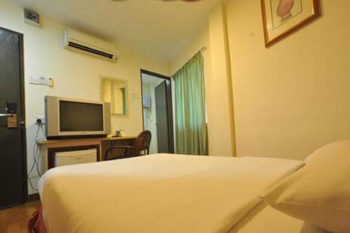 Standard Single Room | 1 bedroom, desk, laptop workspace, blackout drapes