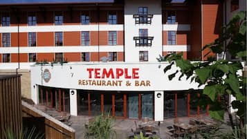 Breakfast, lunch, dinner served; Modern European cuisine, garden views