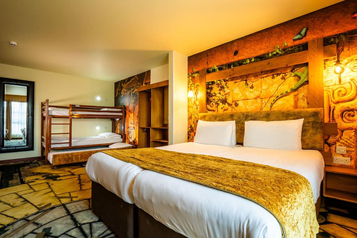 azteca accessible themed family room | 1 bedroom, in-room safe, desk, laptop workspace