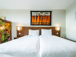 Safari Twin room with bunk beds& Wanyama View