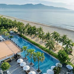 2 outdoor pools, free pool cabanas, pool umbrellas