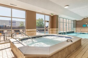 Piscina interna, piscina externa