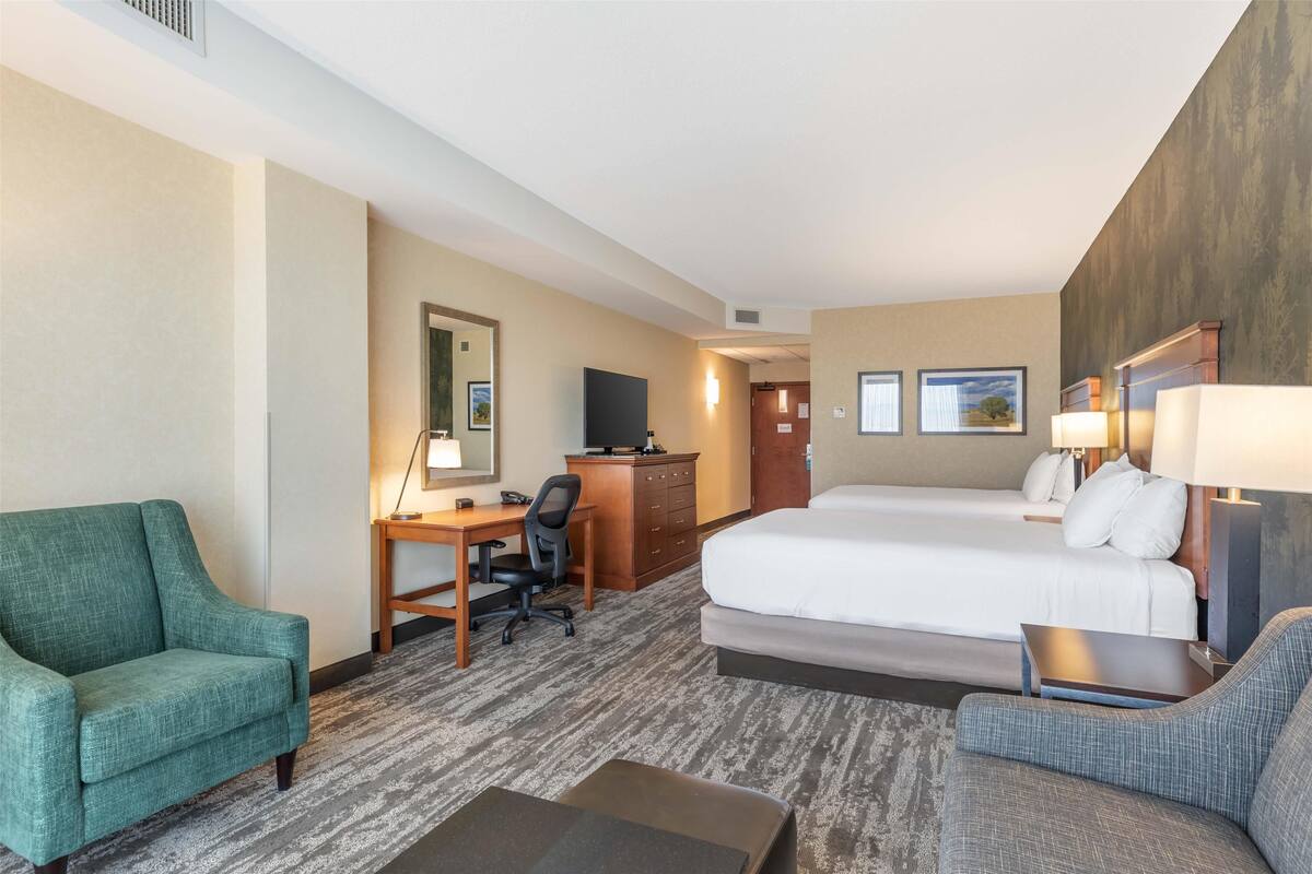 1 bedroom, desk, laptop workspace, blackout curtains