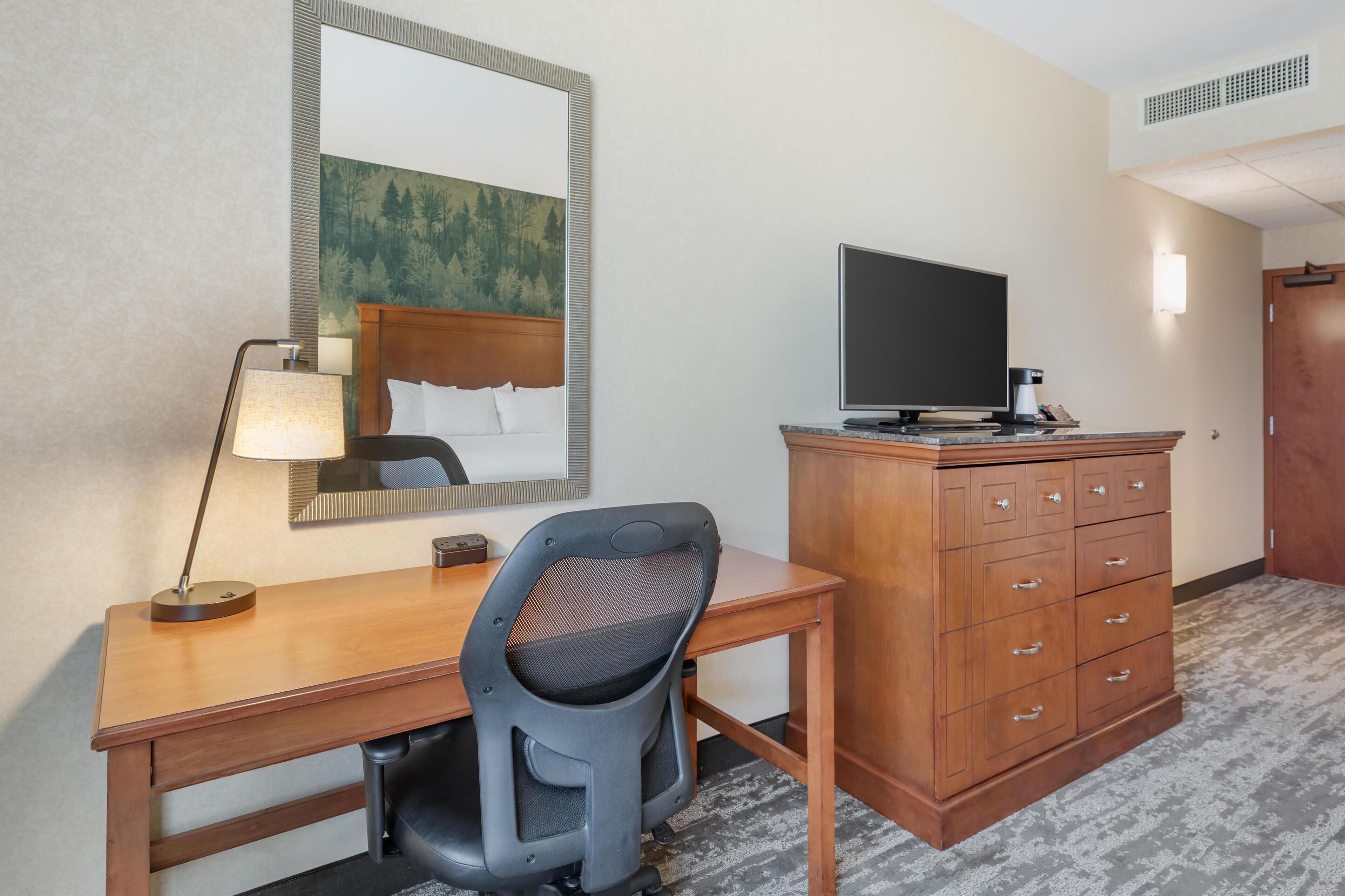 1 bedroom, desk, laptop workspace, blackout curtains