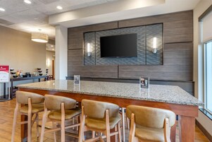 Café da manhã com buffet grátis todos os dias