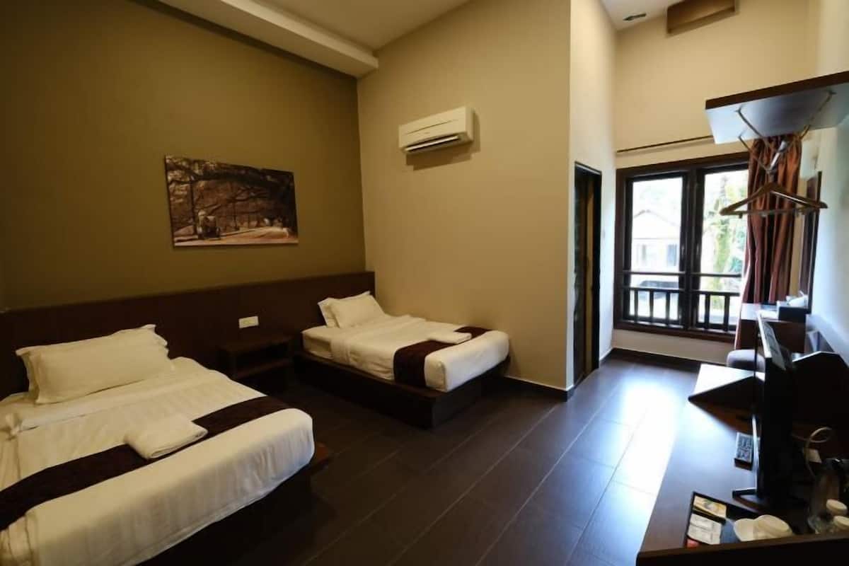 1 bedroom, minibar, bed sheets