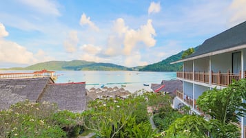 Premier Double Room, 1 King Bed, Balcony, Sea View | Balcony