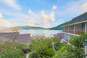 Quarto casal premier, 1 cama King, sacada, vista para o mar | Sacada