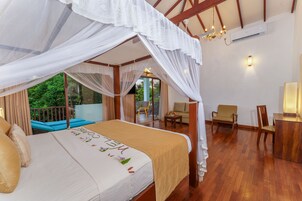 华丽套房 | 客房内保险箱、特色家居、办公桌、熨斗/熨板