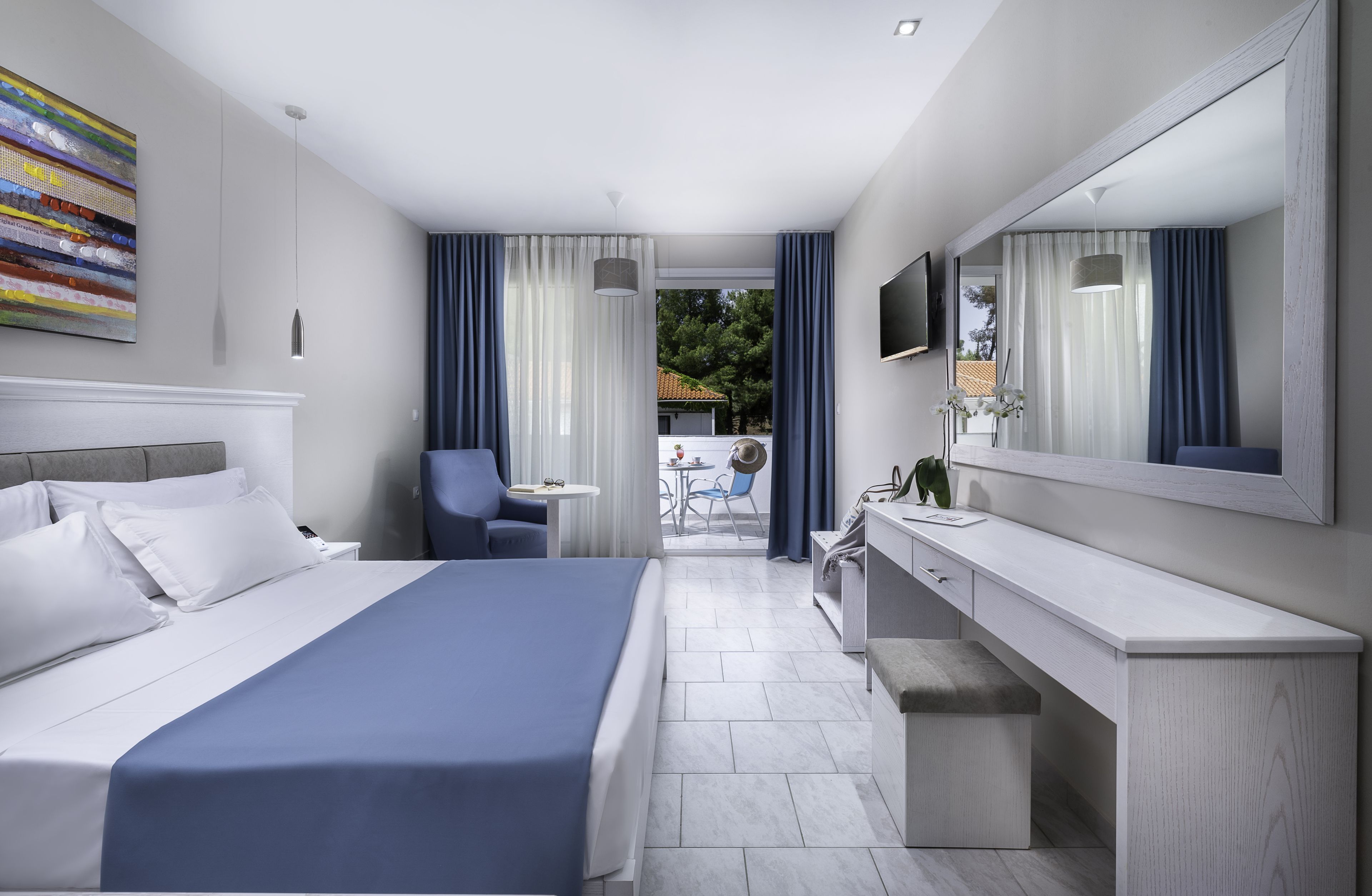 comfort triple room | free wifi, bed sheets