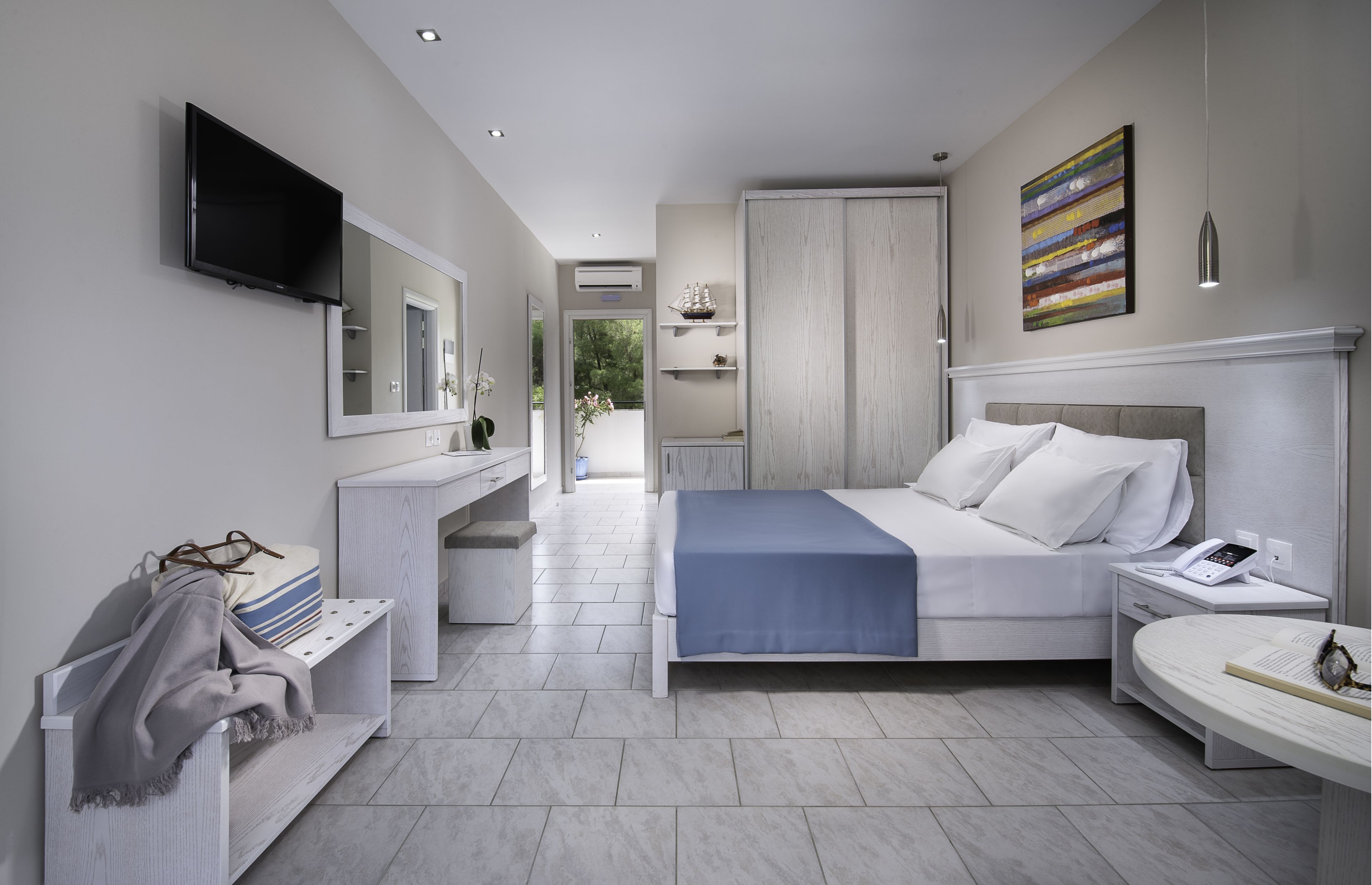 comfort triple room | free wifi, bed sheets