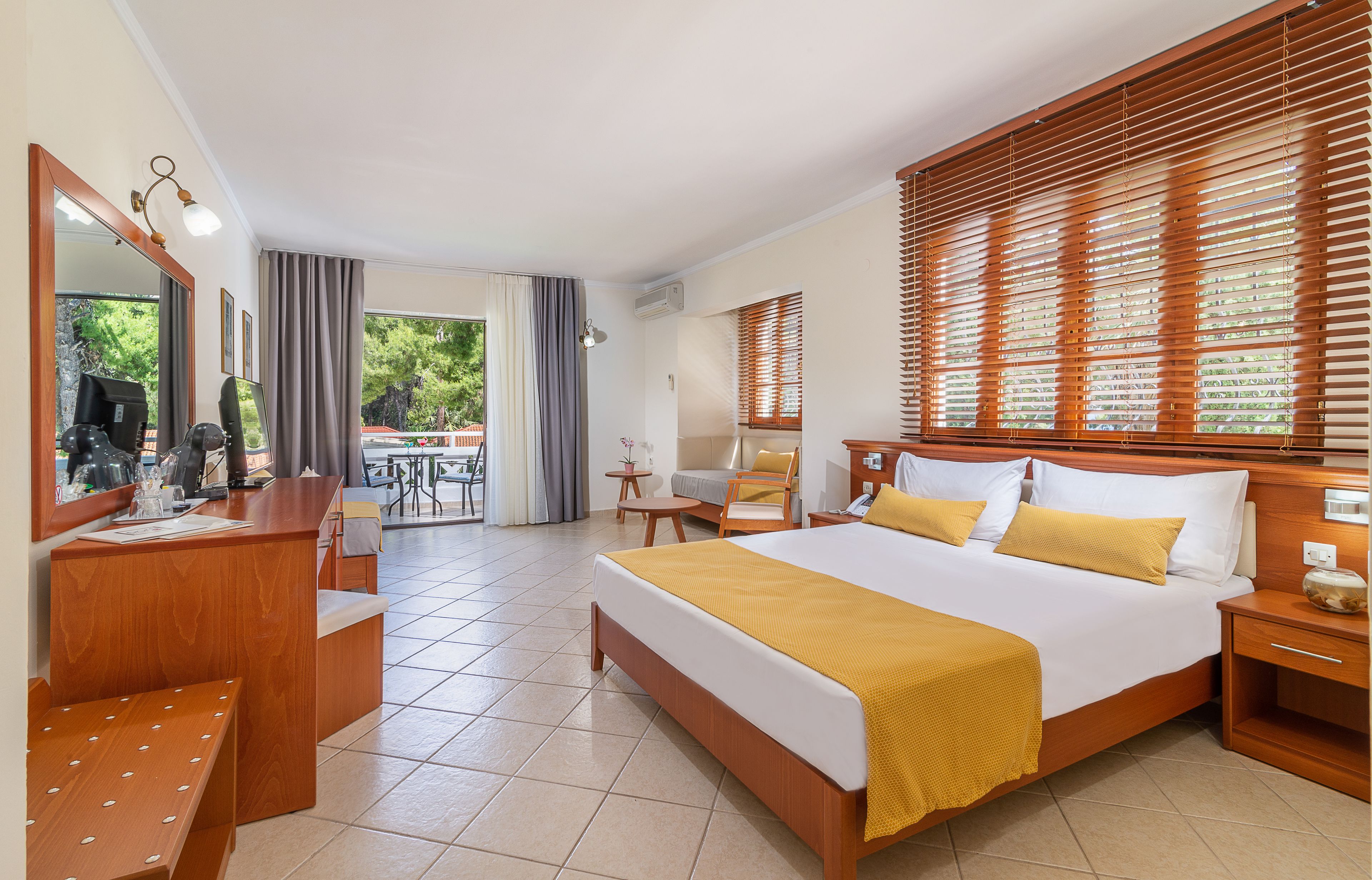 junior suite | free wifi, bed sheets