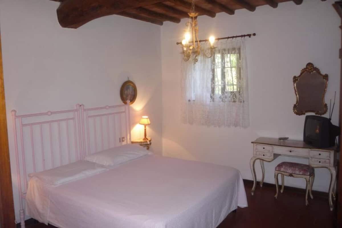 triple room | minibar, desk, soundproofing, free cots/infant beds