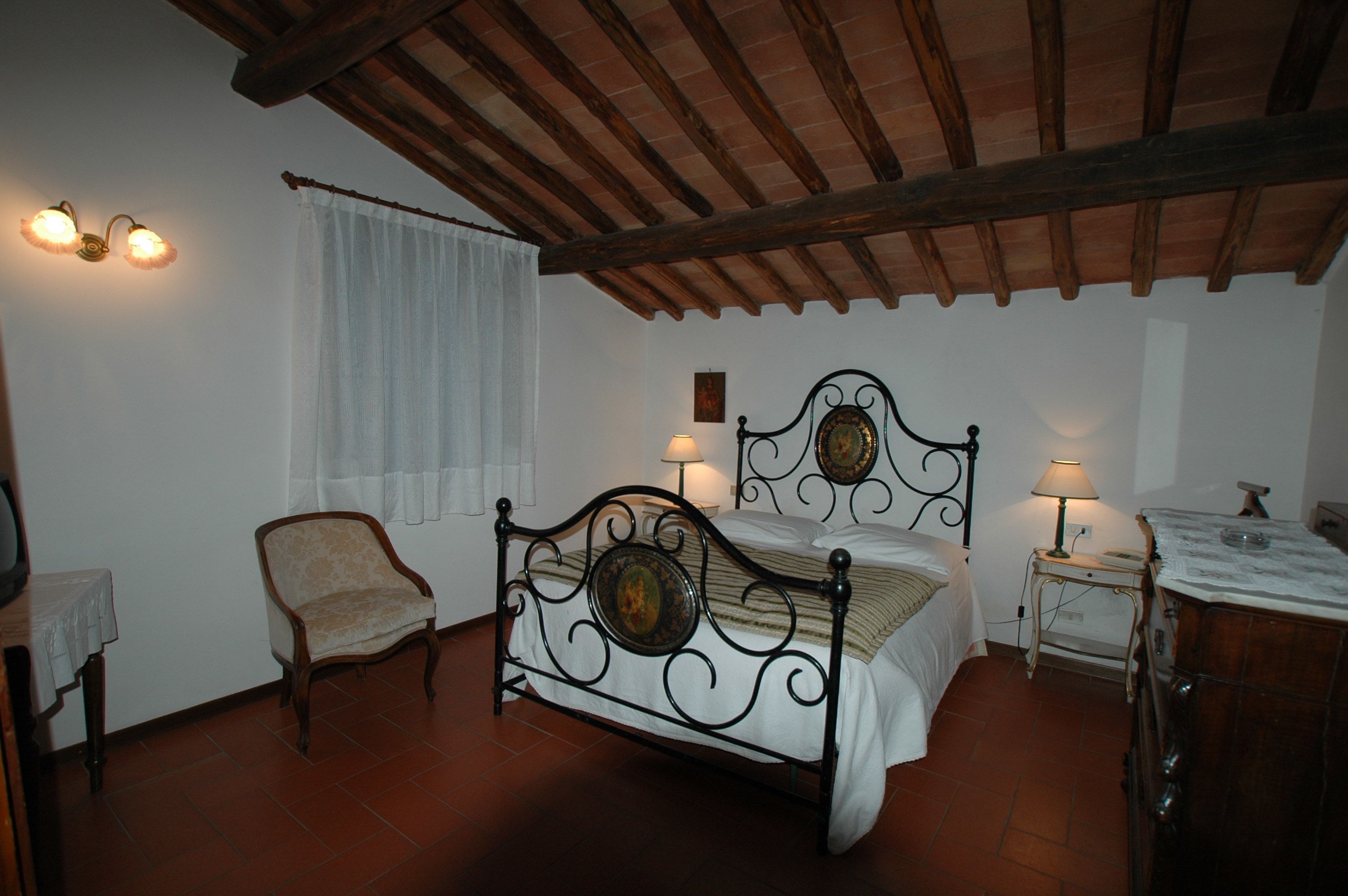 triple room | minibar, desk, soundproofing, free cots/infant beds