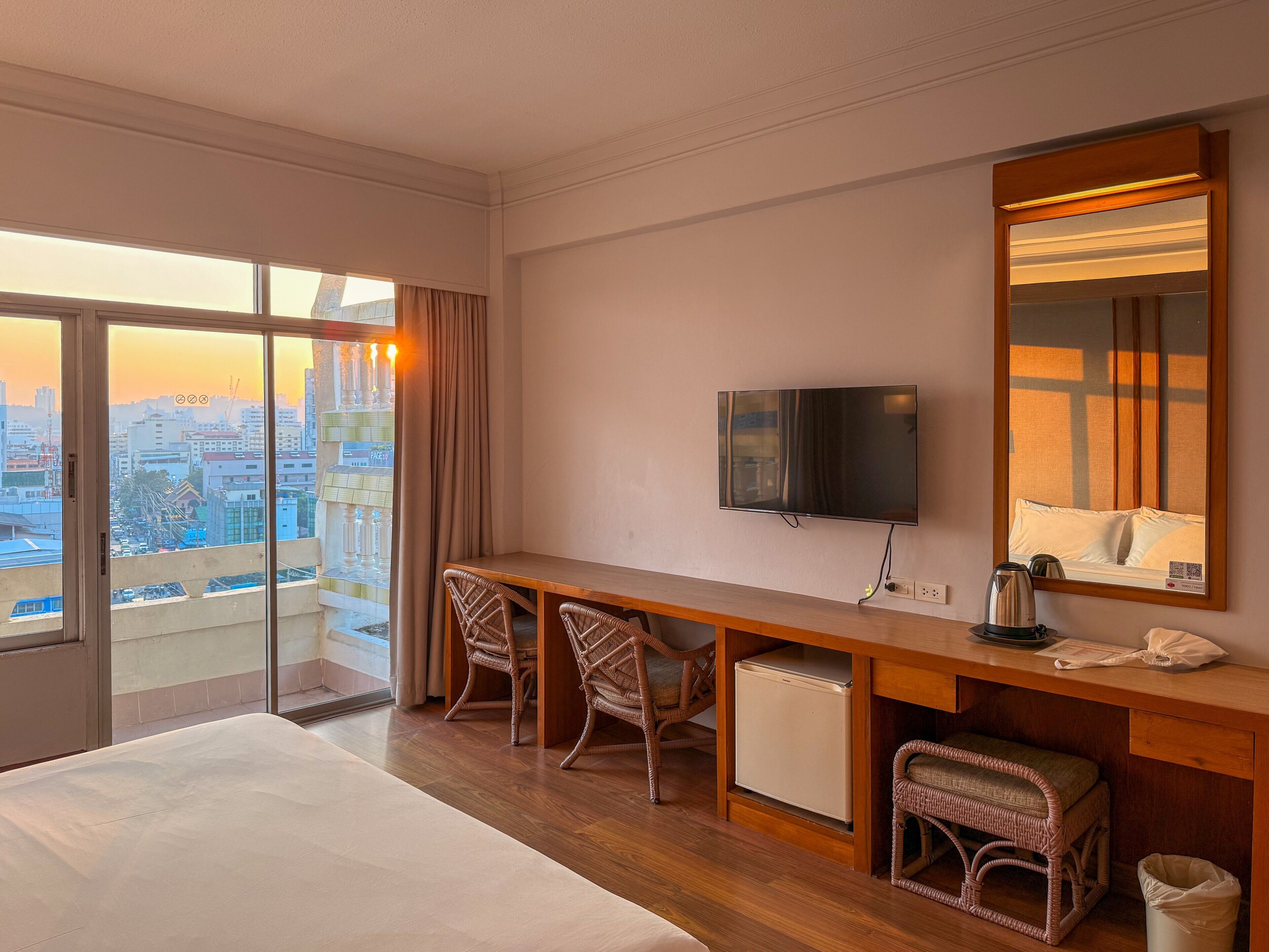 Habitación Deluxe con 1 cama doble o 2 individuales | Minibar, caja fuerte, sistema de insonorización y wifi gratis