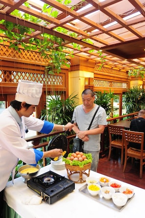 Lunch and dinner served, international cuisine - Golden Beach Hotel Pattaya (Pattaya)