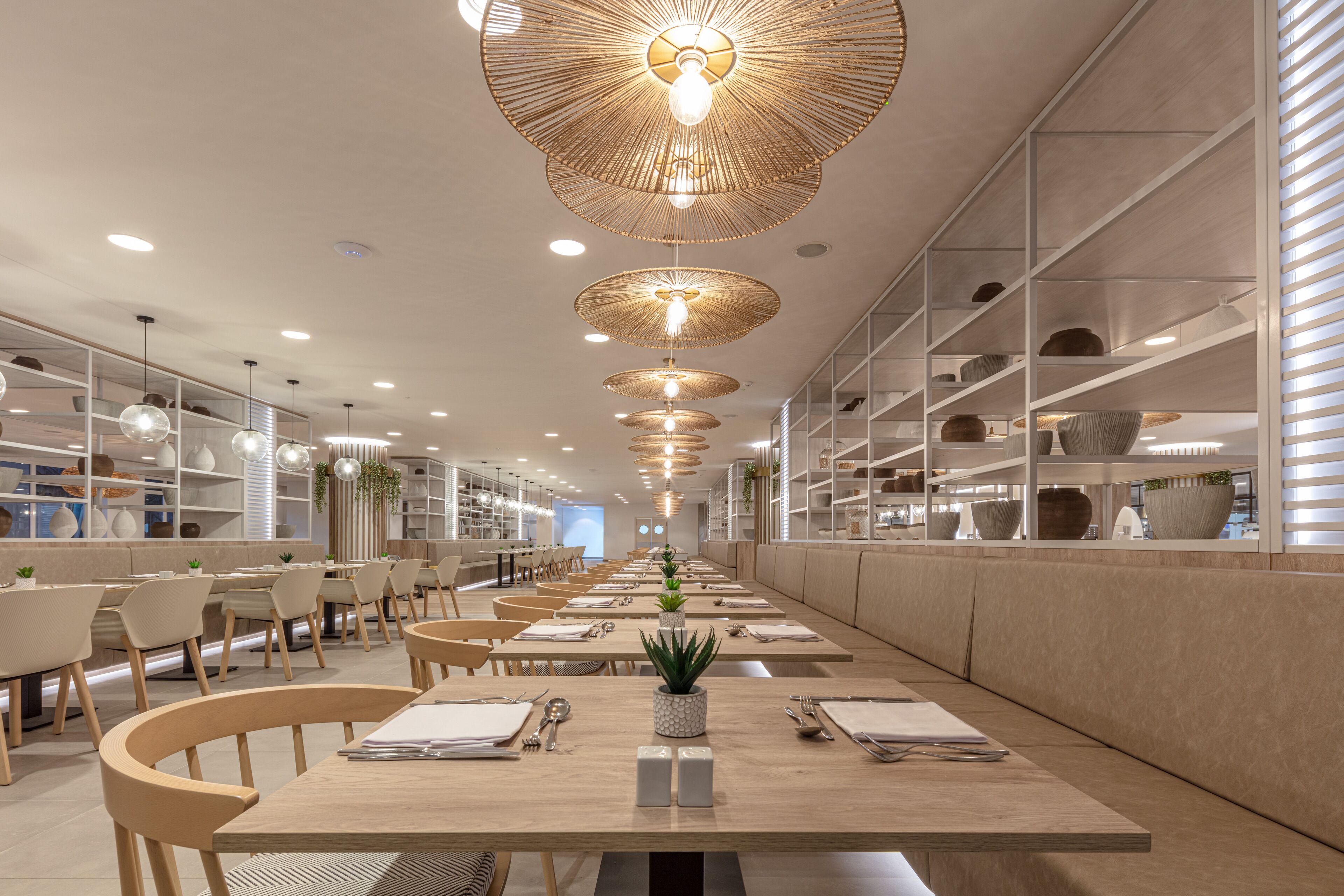 5 Restaurants; Frühstück, Mittagessen und Abendessen werden serviert