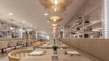 5 Restaurants; Frühstück, Mittagessen und Abendessen werden serviert