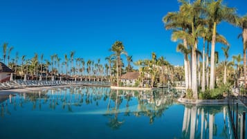 6 piscinas al aire libre, sombrillas, tumbonas