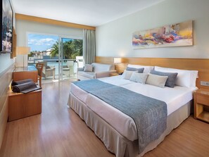 Literie de qualité supérieure, coffres-forts dans les chambres, bureau