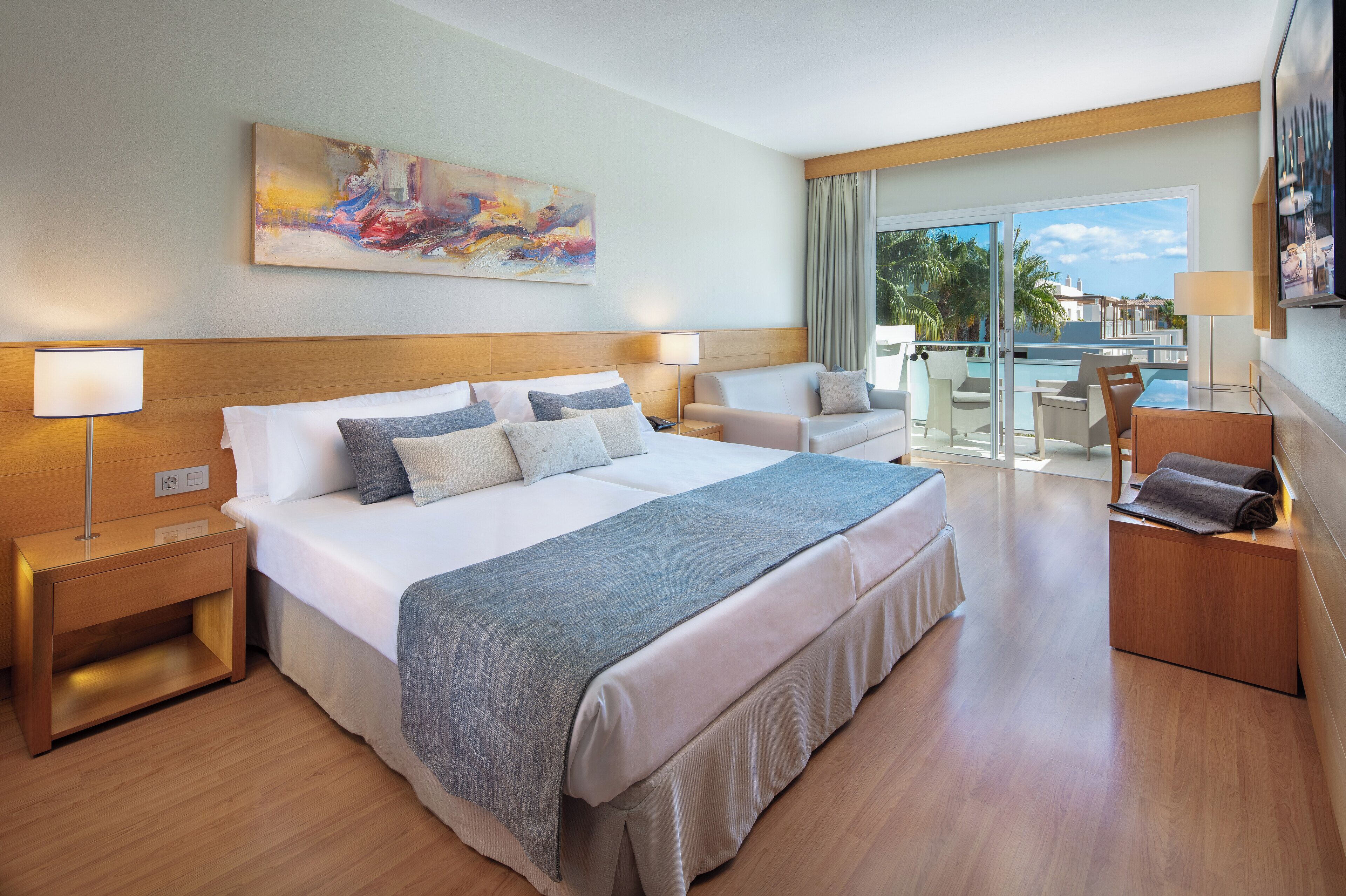 Premium bedding, down duvets, minibar, in-room safe