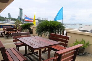 Sundeck - P72 Hotel (Pattaya)