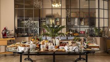 Breakfast, lunch, dinner served; Italian cuisine, garden views