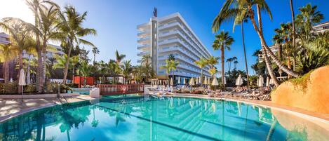 2 outdoor pools, pool umbrellas, pool loungers