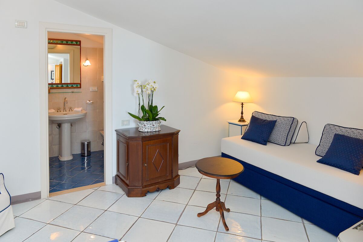 junior suite, terrace, sea view, spiral staircase | living area | lcd tv, pay films