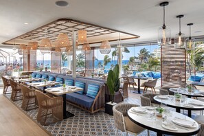 3 restaurants; breakfast, lunch, dinner, and brunch served - TUI BLUE Suite Princess - Adults Only (Mogan)
