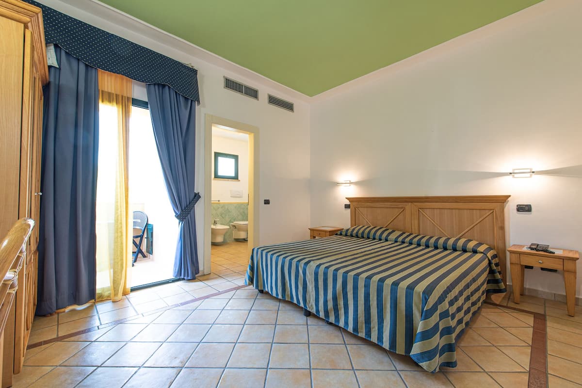 In-room safe, cots/infant beds, rollaway beds, free WiFi