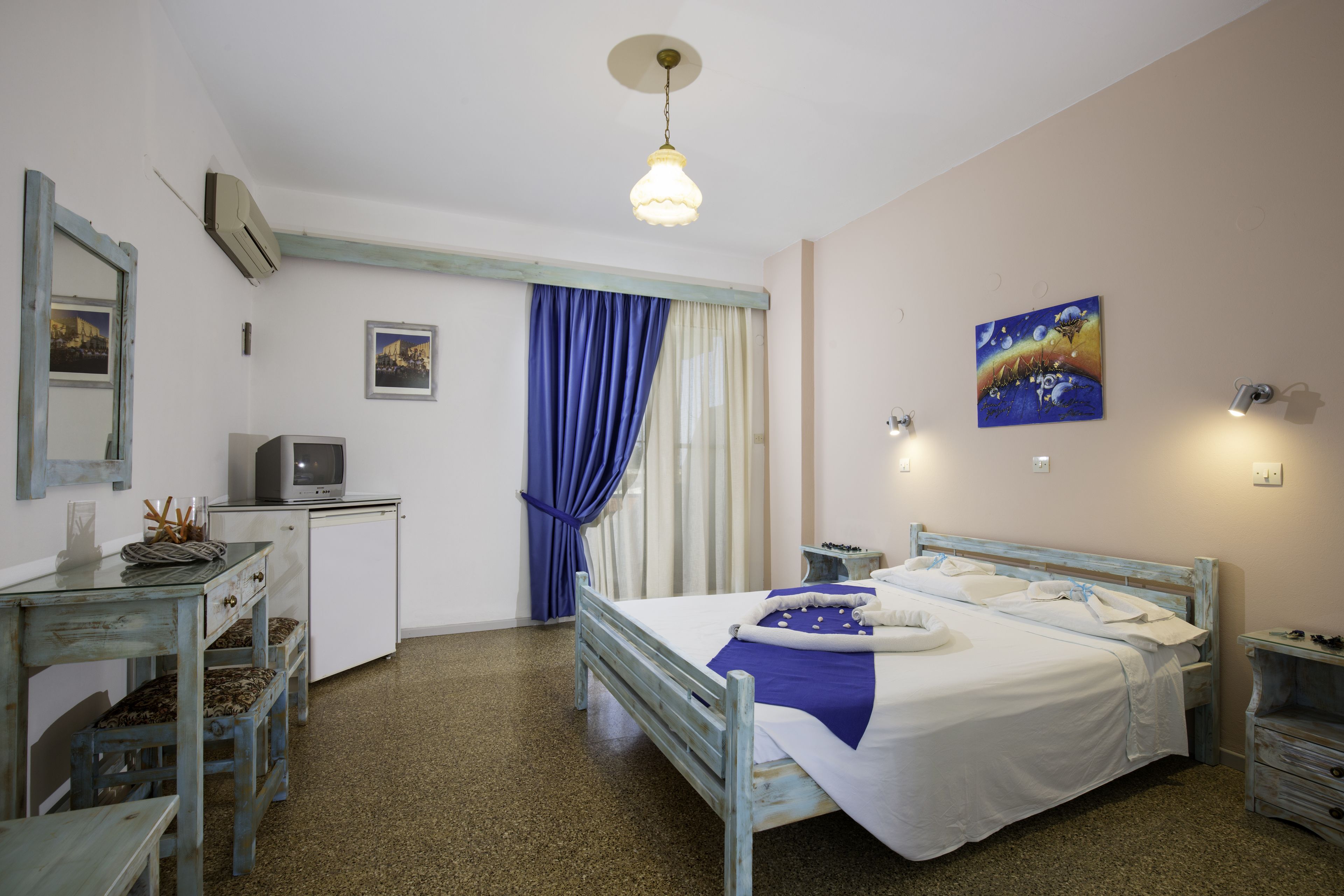 family room | in-room safe, individually furnished, desk, blackout curtains