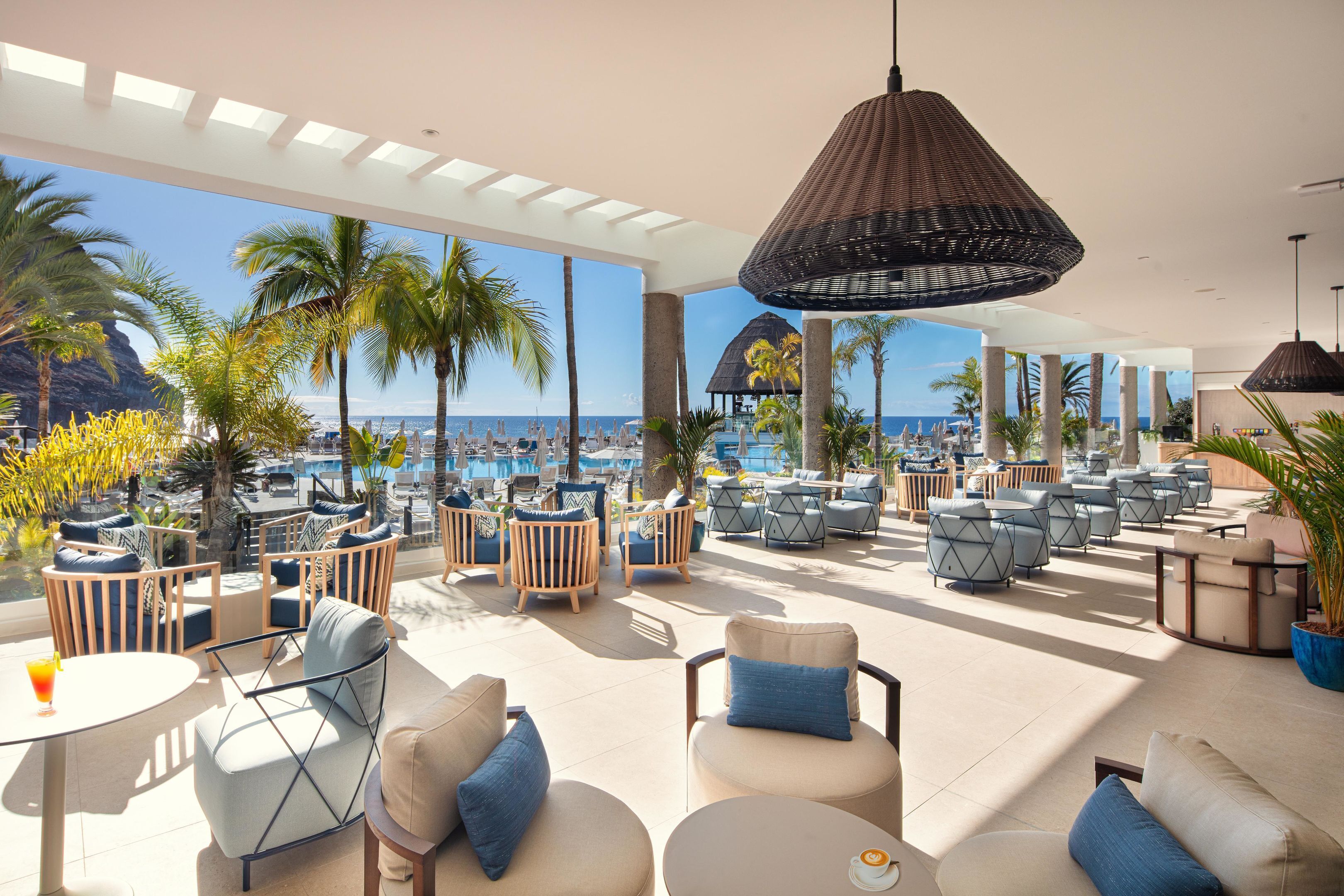 2 من المطاعم، تقديم الإفطار