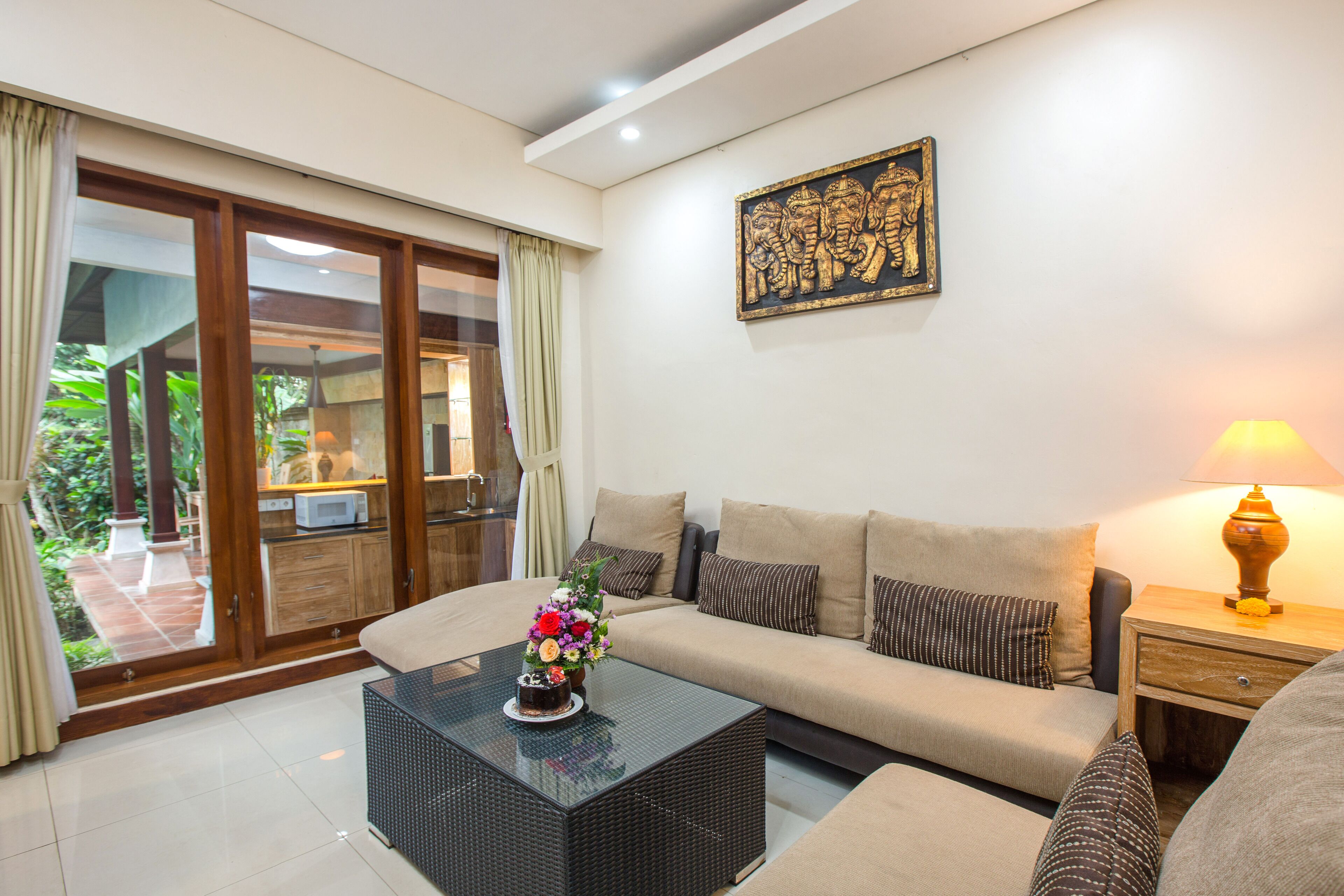 honeymoon villa, 1 bedroom, private pool, ground floor | living area | 32-inch flat-screen tv with digital channels, tv, streaming services