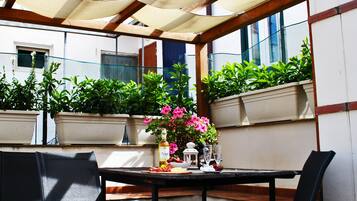 Quadruple Room | Terrace/patio